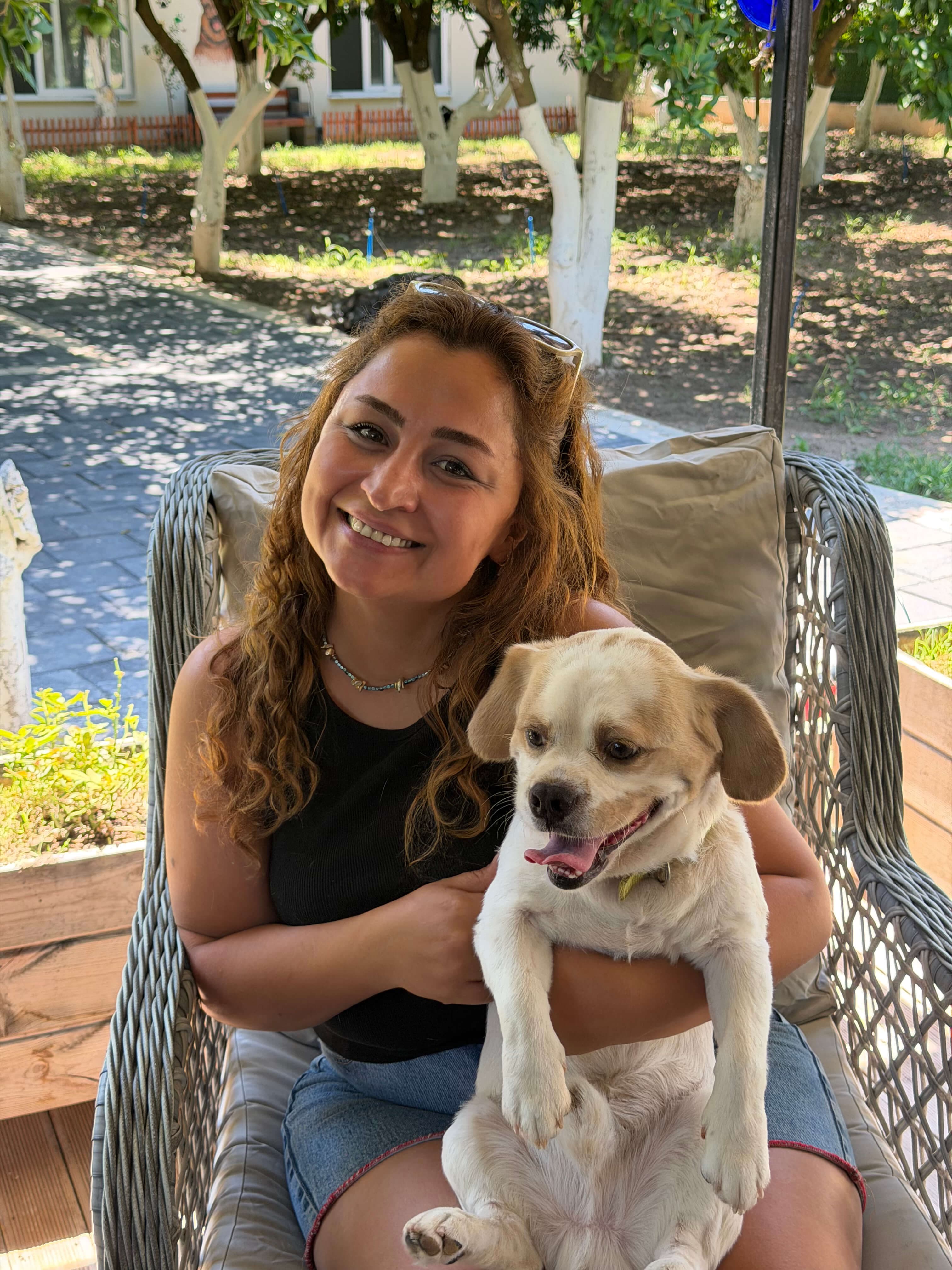 Patilerin Dünyası'nda bir köpekle mutlu bir an